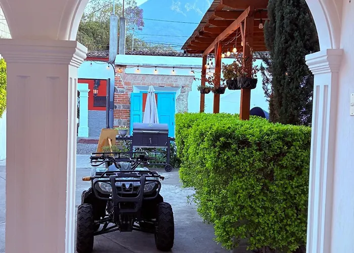 Blue Moon Hostel Antigua